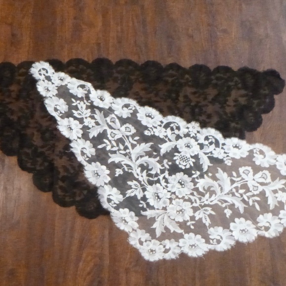 2 VINTAGE LACE MANTILLA  SCAEF BLACK  WHITE - Picture 1 of 15